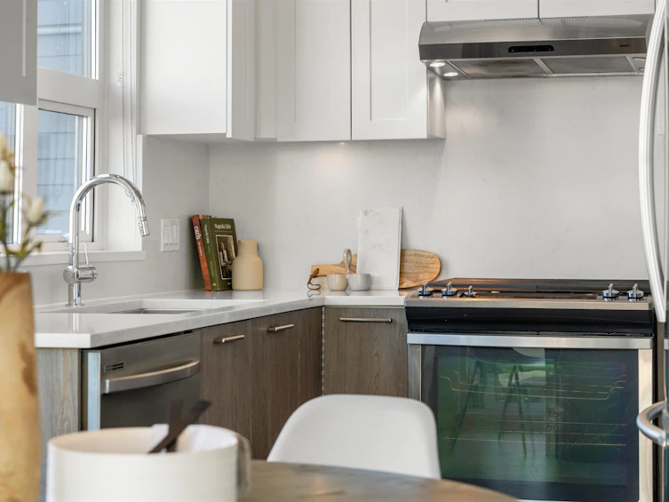 301-123 W 1st Street, North Vancouver, BC, V7M 0E5 - 4