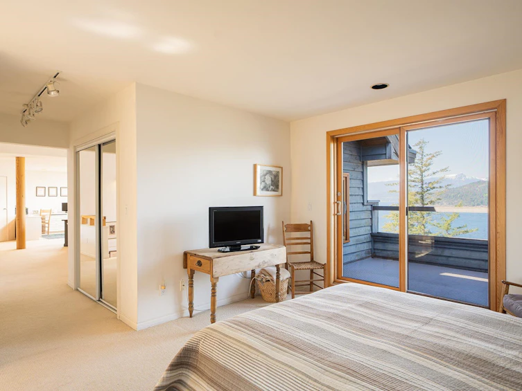 520 Smugglers Cove Road, Bowen Island, BC, V0N 1G1 - 24