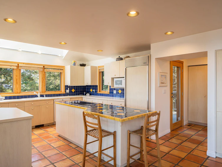 520 Smugglers Cove Road, Bowen Island, BC, V0N 1G1 - 16