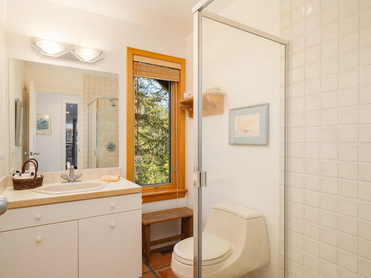 520 Smugglers Cove Road, Bowen Island, BC, V0N 1G1 - 17