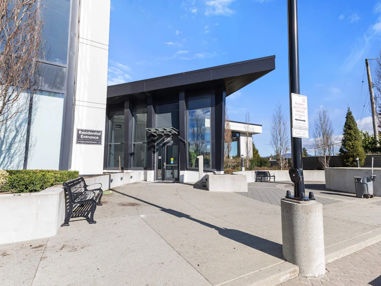 2206-2180 Gladwin Road, Abbotsford, BC, V2S 0H4 - 2