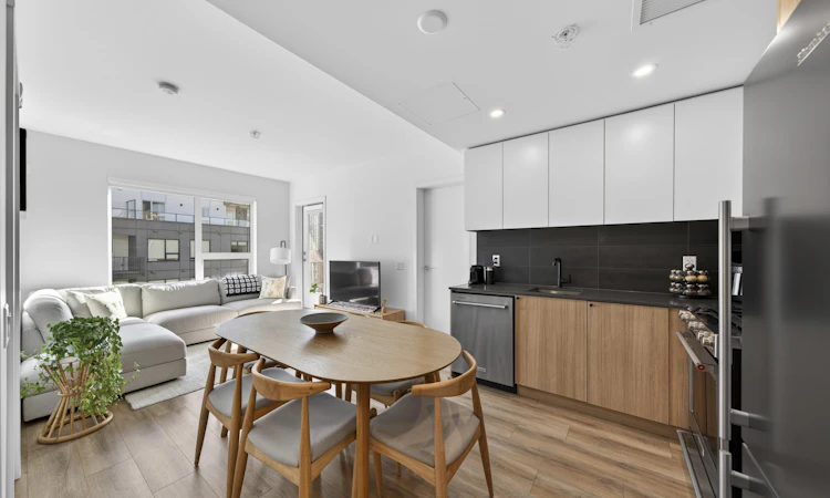 404-648 Lea Avenue