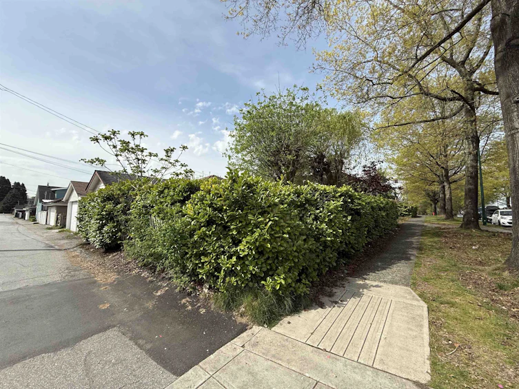 3660 E 22nd Avenue, Vancouver, BC, V5M 2Z7 - 5