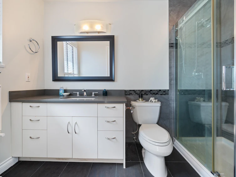 6264 Bryant Street, Burnaby, BC, V5H 1Y2 - 22