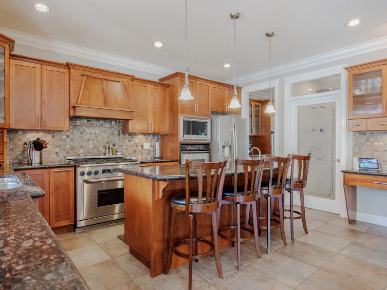 6648 181 Street, Surrey, BC, V3S 9A2 - 6
