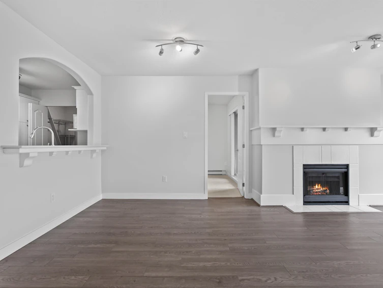 304-5500 Lynas Lane, Richmond, BC, V7C 5R5 - 6