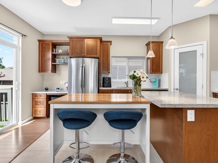 10131 241a Street, Maple Ridge, BC, V2W 0E6 - 10