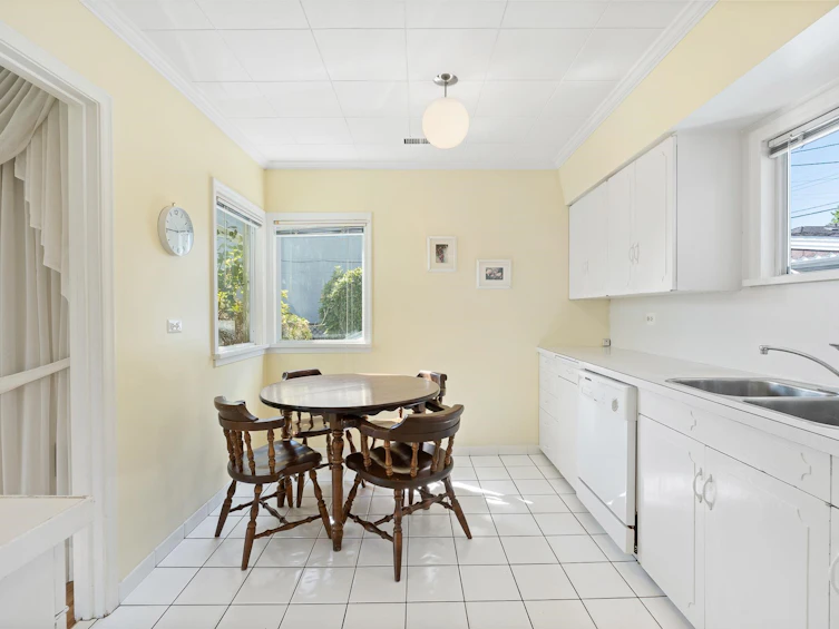 3975 Spruce Street, Burnaby, BC, V5G 1Y2 - 4