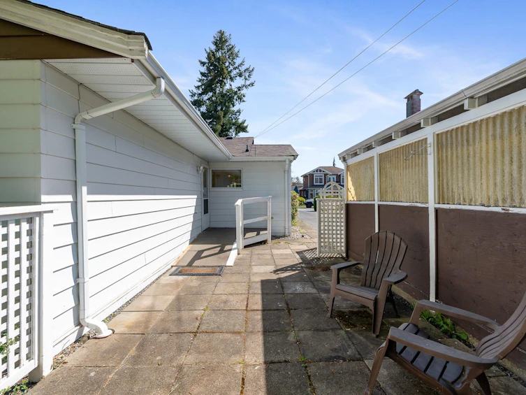 3975 Spruce Street, Burnaby, BC, V5G 1Y2 - 11