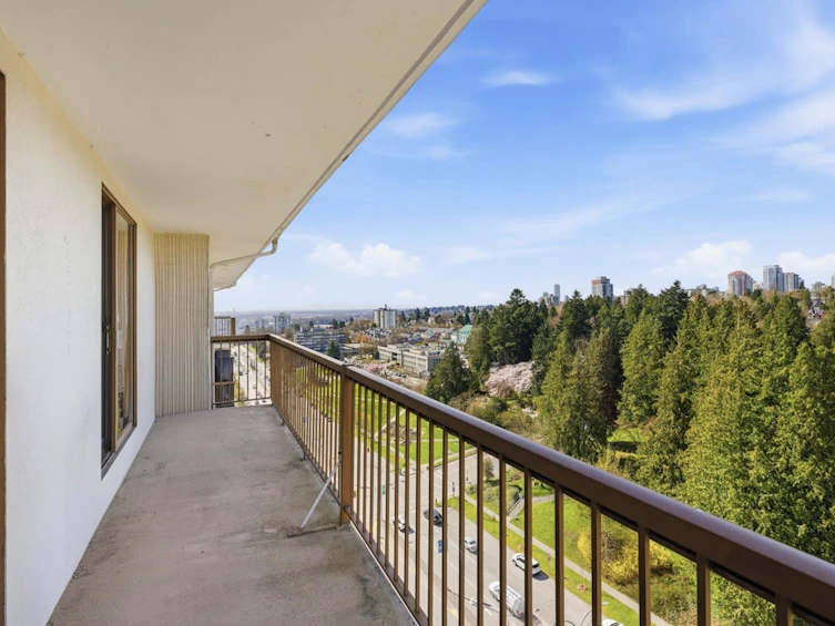 1605-320 Royal Avenue, New Westminster, BC, V3L 5C6 - 2