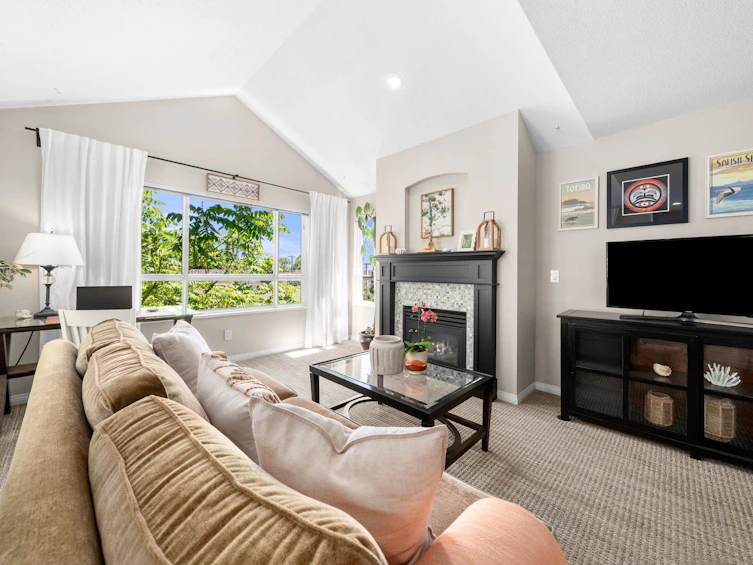 303-365 E 1st Street, North Vancouver, BC, V7L 4W5 - 6