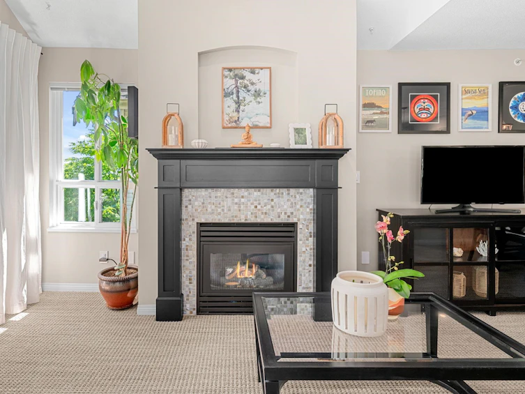 303-365 E 1st Street, North Vancouver, BC, V7L 4W5 - 9