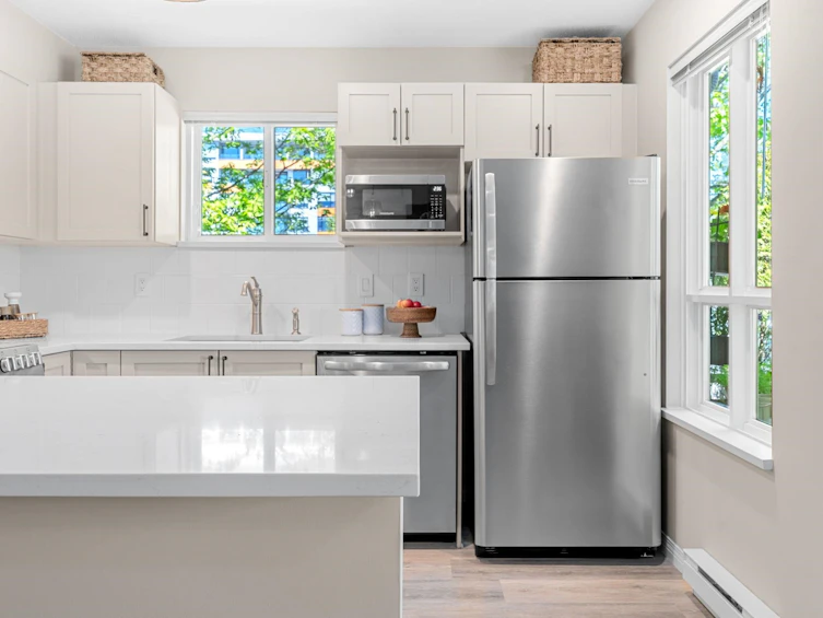 303-365 E 1st Street, North Vancouver, BC, V7L 4W5 - 4