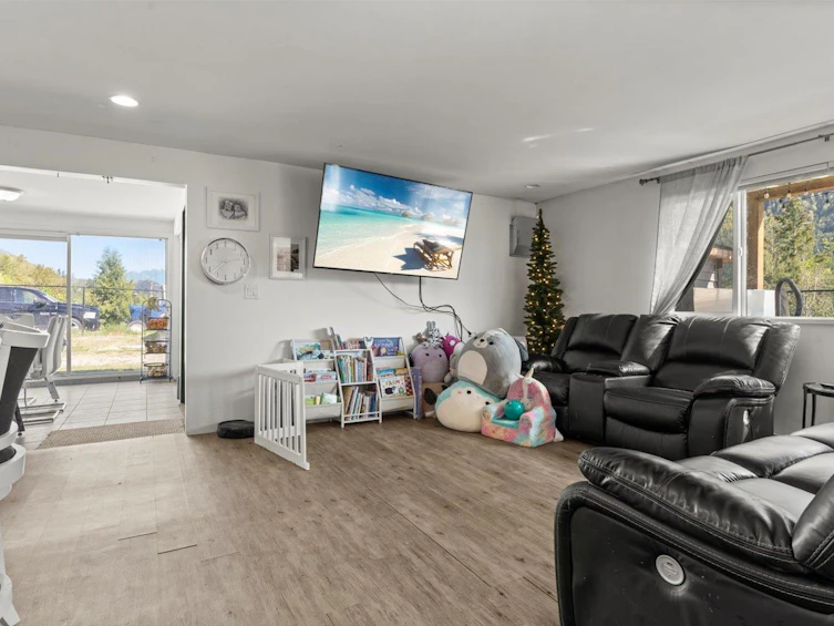 4495 Hirschman Road, Chilliwack, BC, V2R 4R9 - 9