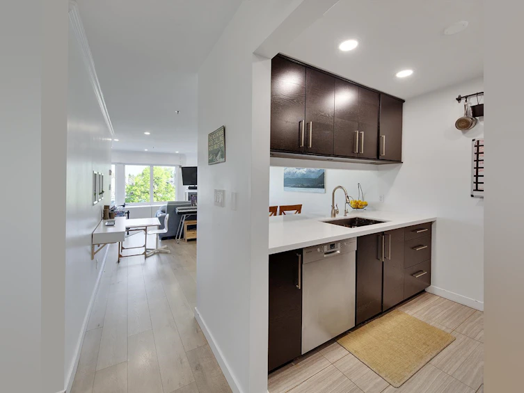 207-3280 W Broadway, Vancouver, BC, V6K 2H4 - 14