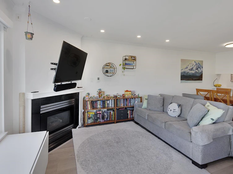 207-3280 W Broadway, Vancouver, BC, V6K 2H4 - 5