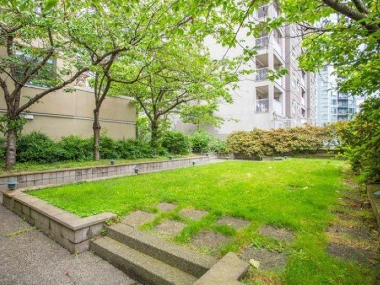 402-789 Drake Street, Vancouver, BC, V6Z 2N7 - 23