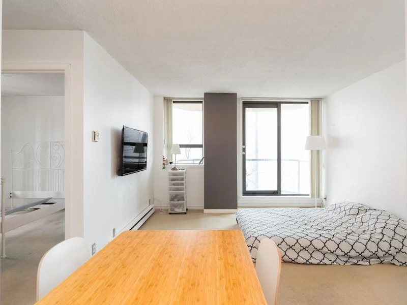 402 - 789 Drake Street, Vancouver BC V6Z 2N7