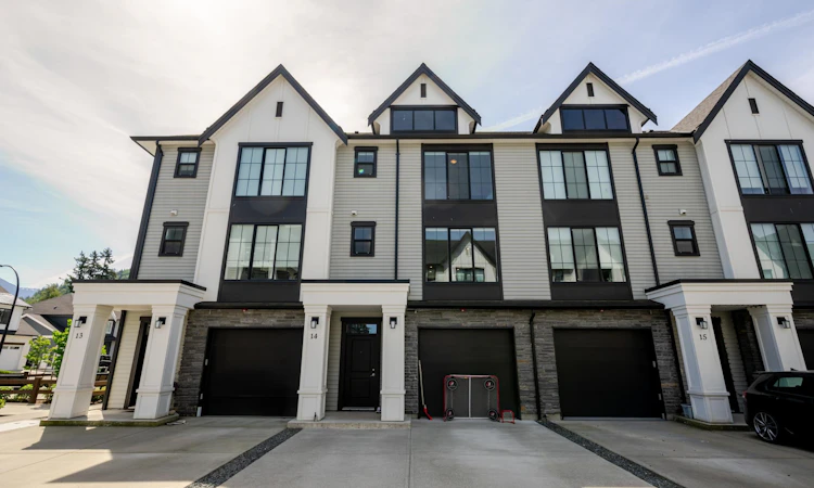 14-5480 Pebble Lane