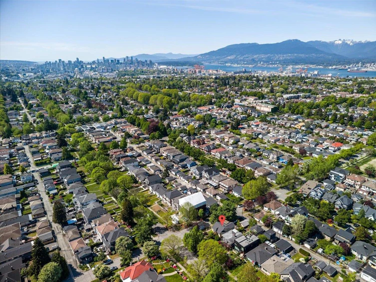 2607 E 5th Avenue, Vancouver, BC, V5M 1N1 - 38