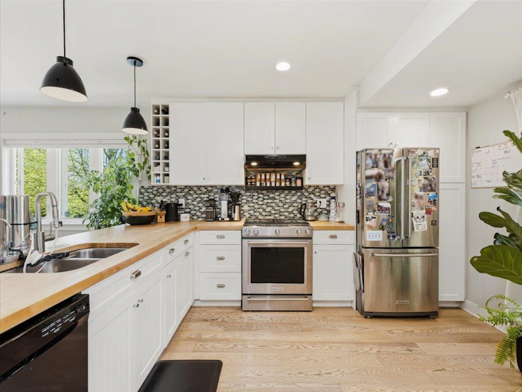 2607 E 5th Avenue, Vancouver, BC, V5M 1N1 - 9