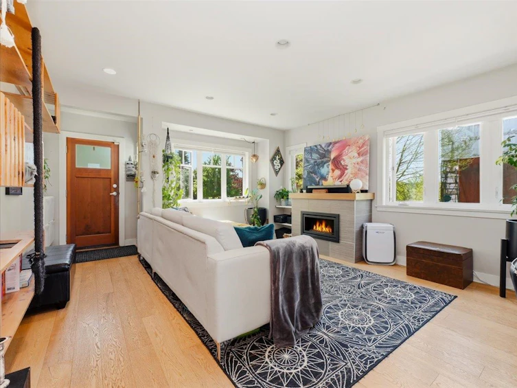 2607 E 5th Avenue, Vancouver, BC, V5M 1N1 - 4