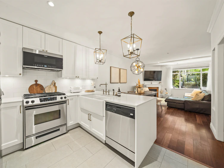 29-6878 Southpoint Drive, Burnaby, BC, V3N 5E4 - 7