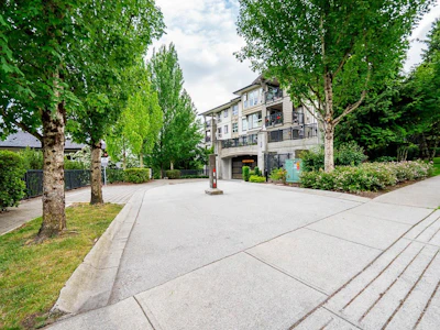 201-3082 Dayanee Springs Boulevard - 5