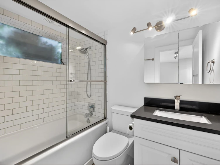 101-8645 Osler Street, Vancouver, BC, V6P 4E6 - 21