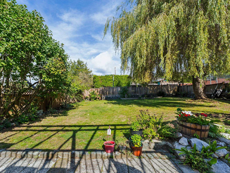 430 W Kings Road, North Vancouver, BC, V7N 2M3 - 27