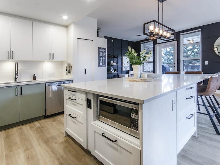 102-3602 Aldercrest Drive, North Vancouver, BC, V7G 0A2 - 8