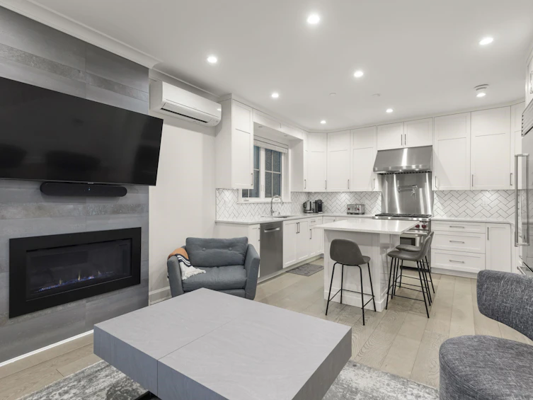 554 E 10th Avenue, Vancouver, BC, V5T 2A4 - 9