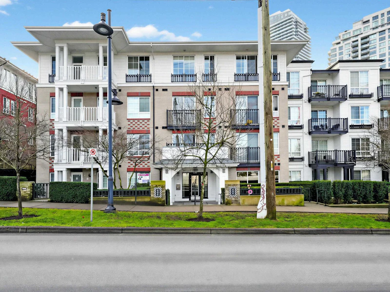 208 - 608 Como Lake Avenue, Coquitlam BC V3J 0B2