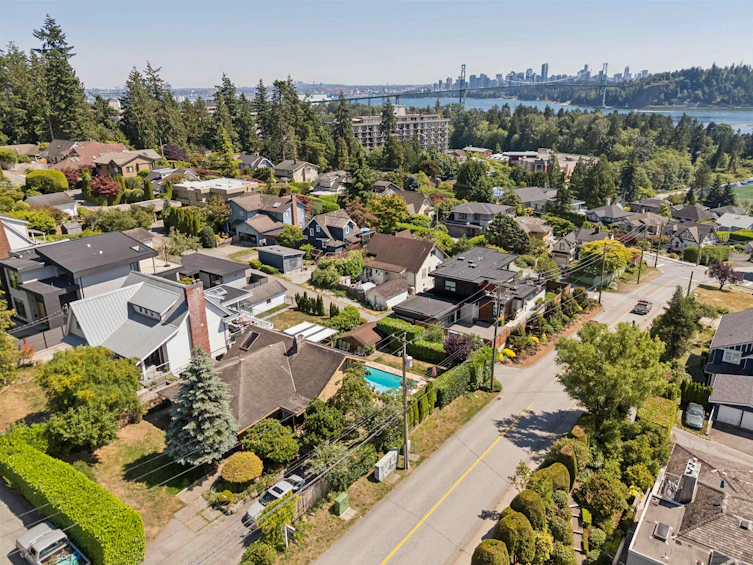 1092 Duchess Avenue, West Vancouver, BC, V7T 1G9 - 36