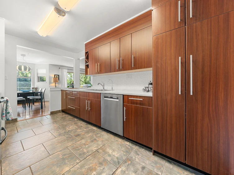 202-1000 Bowron Court, North Vancouver, BC, V7H 2V7 - 9