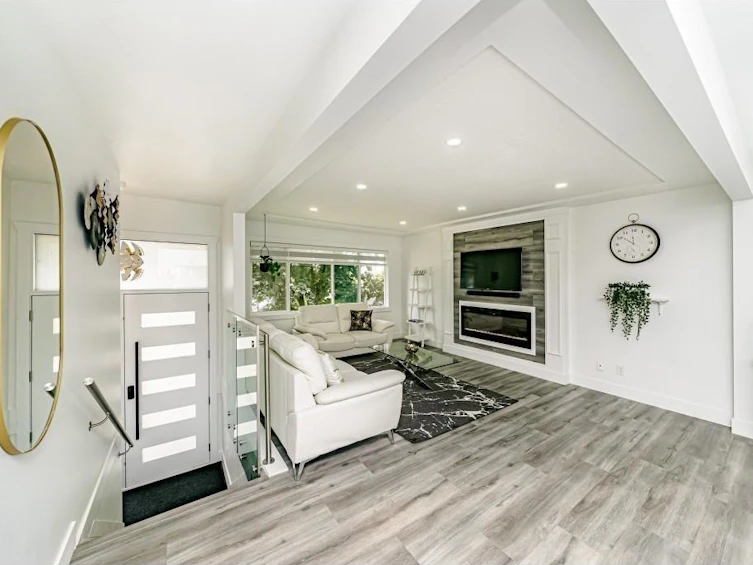 14927 Kew Drive Drive, Surrey, BC, V3R 4Y1 - 4
