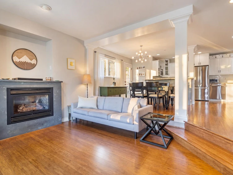 1922 E 6th Avenue, Vancouver, BC, V5N 1P7 - 2