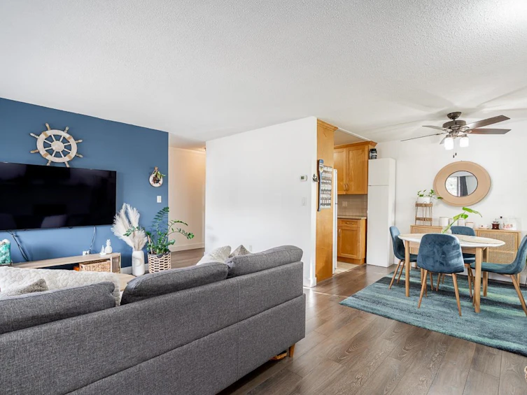 207-1025 Cornwall Street, New Westminster, BC, V3M 1S1