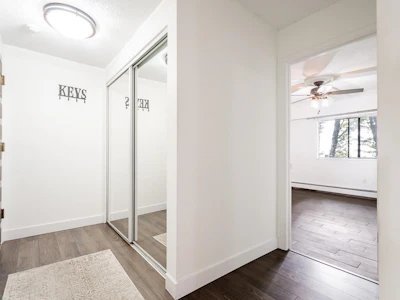 207-1025 Cornwall Street - 2