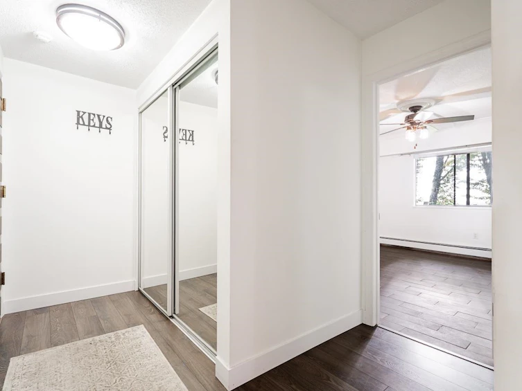 207-1025 Cornwall Street, New Westminster, BC, V3M 1S1 - 2