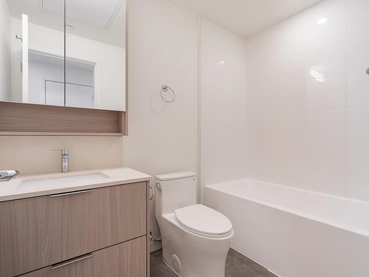 E201-10829 140 Street, Surrey, BC, V3R 0H4 - 12