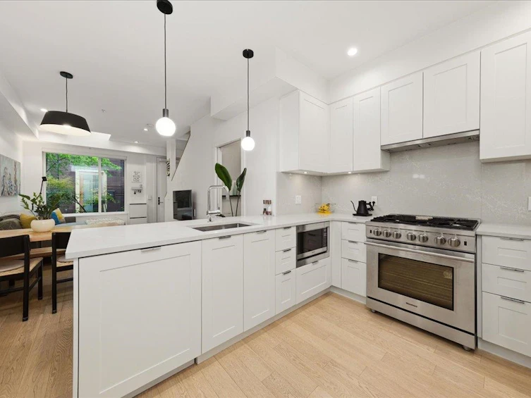 1047 Victoria Drive, Vancouver, BC, V5L 2K9 - 11