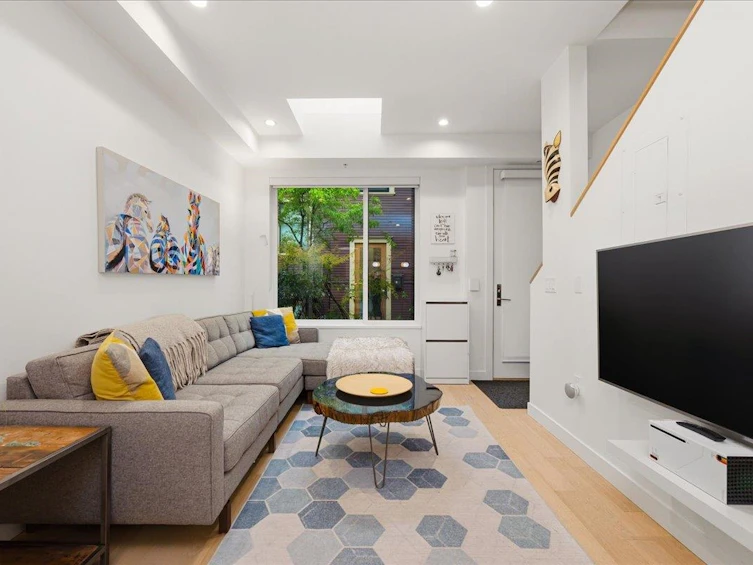 1047 Victoria Drive, Vancouver, BC, V5L 2K9 - 2