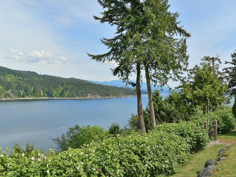 5481 Eureka Road, Halfmoon Bay, BC, V7Z 1A1 - 4