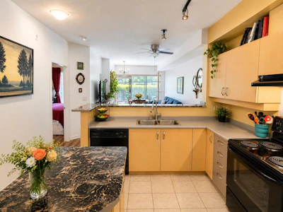 121-10866 City Parkway - 4
