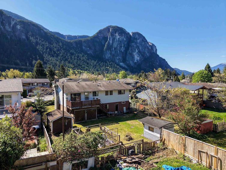 38319 Westway Avenue, Squamish, BC, V8B 0W6 - 31
