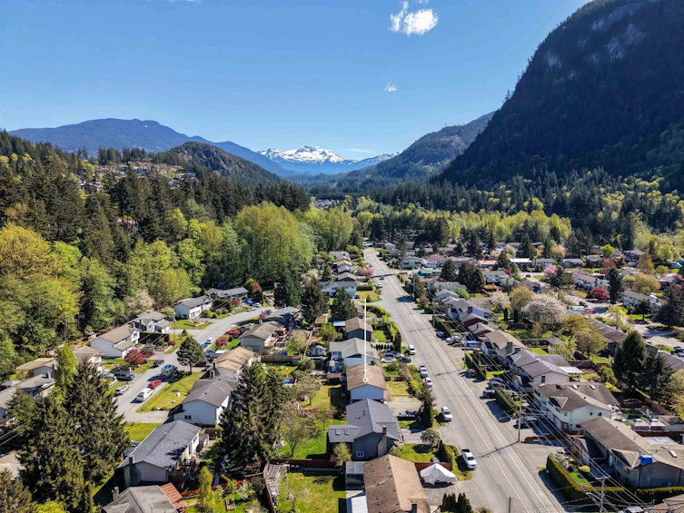 38319 Westway Avenue, Squamish, BC, V8B 0W6 - 35