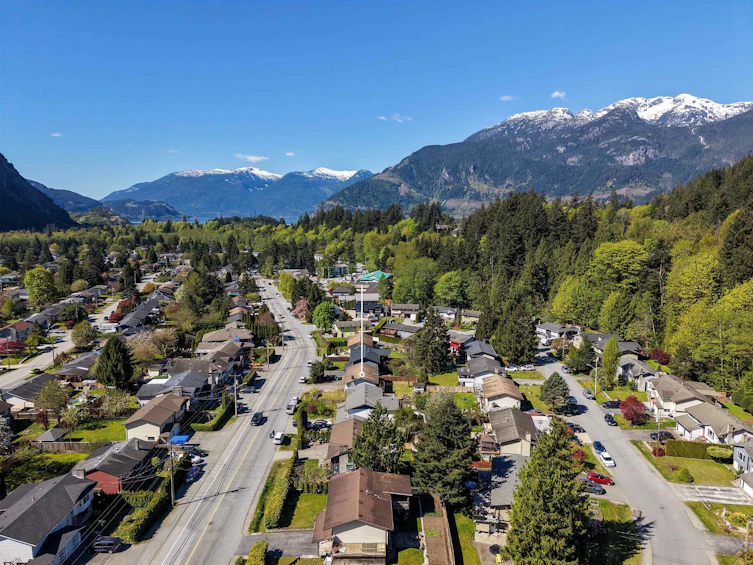 38319 Westway Avenue, Squamish, BC, V8B 0W6 - 28