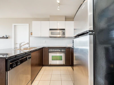 1504-4178 Dawson Street - 4