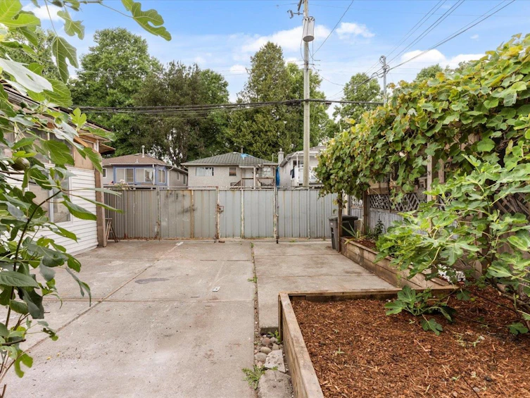 5263 Wales Street, Vancouver, BC, V5R 3M7 - 28